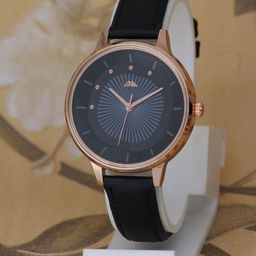 VIRAKTI Women Brass Round Dial & Leather Straps Analogue Watch WATH5HC4HGZN6V6B-picture-7