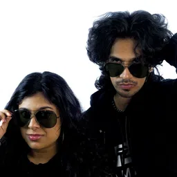 TAMZY Unisex Black Lens & Black Oval Sunglasses with image 4