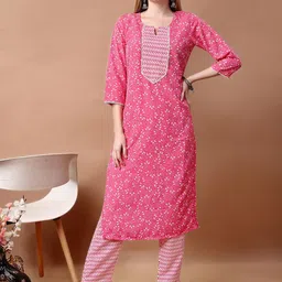 SANTOPERA DESIGNER Women Floral Printed Regular Kurta with Trousers & With Dupatta-picture-31