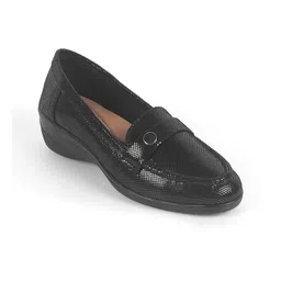 Tresmode Women Slip-On Leather Block Heel Sandals image 1