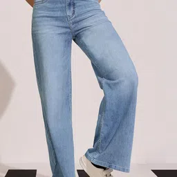 DOLCE CRUDO Women Wide Leg High-Rise Light Fade Stretchable Jeans-picture-34