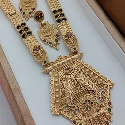 niva fashion Gold-Plated Brass Necklace & Earrings image 4