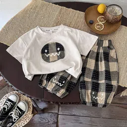 StyleCast x Revolte Kids Printed Round T-shirt With Shorts-picture-33