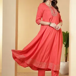 anouk rustic Anouk Women Round Neck Ethnic Motifs Embroidered Viscose Rayon Anarkali Kurta Sets image 3