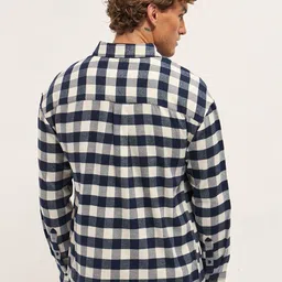 THE BEAR HOUSE Men Gingham Checks Opaque Checked Casual Shirt image 3