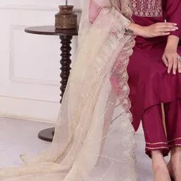 AVNISA ENTERPRISE Floral Yoke Design Thread Work Straight Kurta With Trousers & Dupatta image 3