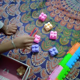 neuro play emporium Pack of 3 Plastic Tweezers for Fine Motor Activities image 3