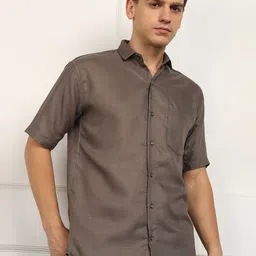 BROWN BROTHERS Men Pack of 2 Solid Spread Collar Casual Shirts image 4