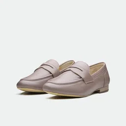 Oroh Women Leather Round Toe Lightweight Loafers-image-35