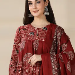 Mizaz Women Ethnic Motifs Printed Tiered Kurta with Trousers & Dupatta image 2