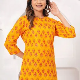 CLOTHYFUSION Floral Printed Round Neck Pure Cotton Kurti image 5