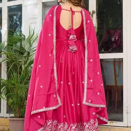 SWORNY FASHION Women Ethnic Motifs Embroidered Panelled Kurta with Churidar & With Dupatta image 4