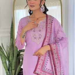 J.KANJI Women Ethnic Motifs Embroidered Regular Thread Work Kurta & Trousers With Dupatta image 4