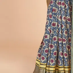 Mitera Floral Zari Silk Blend Sungudi Saree image 3