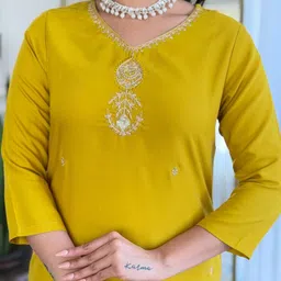 CaniBani Women Ethnic Motifs Embroidered Regular Thread Work Kurta with Trousers & With Dupatta image 5