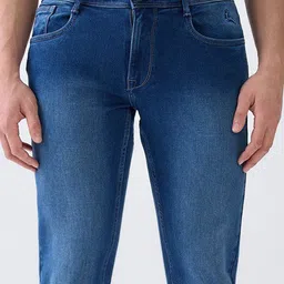 Parx Men Tapered Fit Mid-Rise Light Fade Jeans image 5