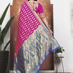 KANOODA Ethnic Motifs Zari Silk Blend Handloom Saree image 3