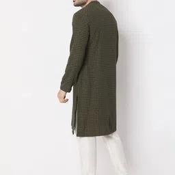 Ethnicity Men Thread Work Kurta image 5