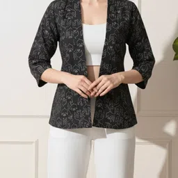 DECKEDUP Women Printed Shrug image 3