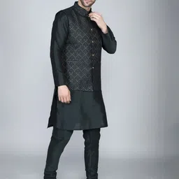 Ethluxis Men Regular Dupion Silk Kurta with Churidar image 3