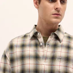 THE BEAR HOUSE Men Relaxed Fit Spread Collar Checked Cotton Casual Shirt image 3