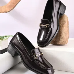 The Roadster Lifestyle Co. Women Solid Patent Everyday Loafers-picture-33