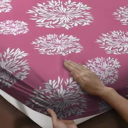 WEAVE AND DECOR Magenta & White Floral 300 TC Bedsheet with 2 Pillow Covers image 2