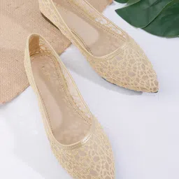 Lavie Women Embellished Party Mojaris Flats-picture-41