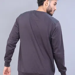 V-Mart Men Sweatshirt image 2