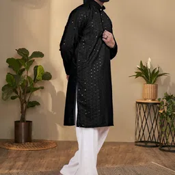 KURTA WALLAH Men Geometric Printed Thread Work Floral Kurta image 3