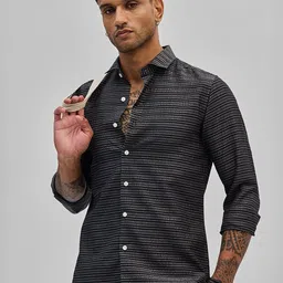 Snitch Men Smart Slim Fit Horizontal Stripes Opaque Striped Casual Shirt-picture-25
