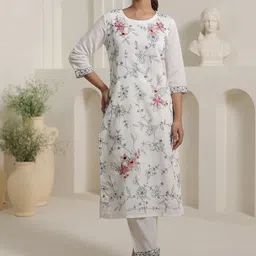 Indo Era Women Floral Printed Regular Kurta with Trousers & With Dupatta image 3