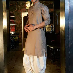Shasak Men Floral Kurta image 1