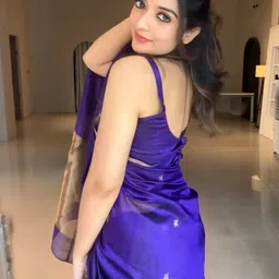 TheWonderWorld Embellished Embroidered Silk Blend Saree image 3