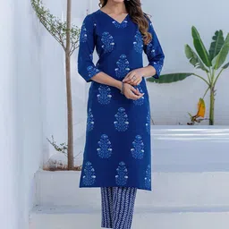 SKYLEE Floral Printed V-Neck Straight Kurta With Trousers & Dupatta image 2