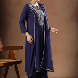 STYLEBAAZI Women Ethnic Motifs Embroidered Regular Thread Work Kurta with Palazzos & With Dupatta image 5