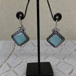 NILKANTH Silver-Plated Artificial Stones Studded Oxidised Diamond Shaped Drop Earrings image 4