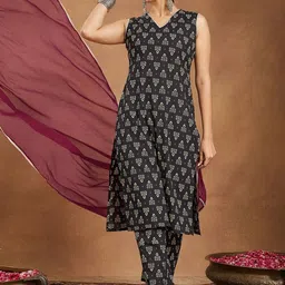 Janasya Floral Printed Gotta Patti Pure Cotton Straight Kurta With Trousers & Dupatta-image-64