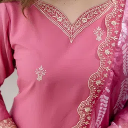 Navlik Floral Embroidered V-Neck Sequinned Kurta & Trousers With Dupatta image 4