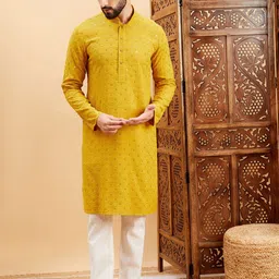 SWAGGINDIA Floral Embroidered Mandarin Collar Sequinned Straight Kurta image 3