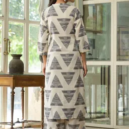 ARAVALII Tribal Printed Pure Cotton Kurta with Palazzos image 3