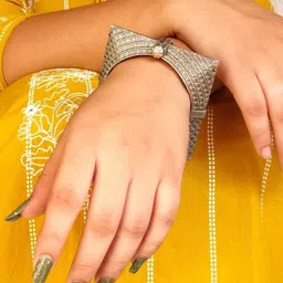 Hardin Style Silver-Plated Oxidized Bangle image 3