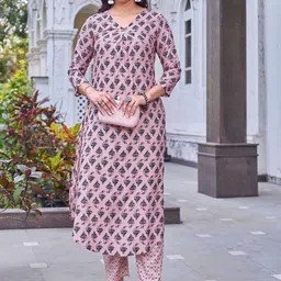 CHANSI Women Floral Printed Kurta with Trousers-image-60