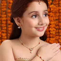 Ruby Raang Girls Gold-Plated Kundan-Studded & Pearls Beaded Jewellery Set image 5