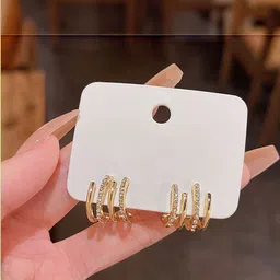 TheVineGirl Geometric Claw Stud Earrings-image-17