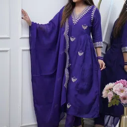 GHAN SALS Embroidered Chanderi Cotton Kurta Set image 4