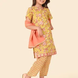 Fabindia Girls Ethnic Motifs Printed Pure Cotton Straight Kurta With Trousers & Dupatta image 4