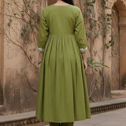 Philauri Ethnic Motifs Embroidered Thread Work Empire Kurta With Trousers & Dupatta image 4