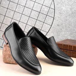 House of Pataudi Men Textured Formal Loafers-picture-19