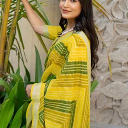 KALINI Bandhani Printed Saree With Blouse Piece image 2